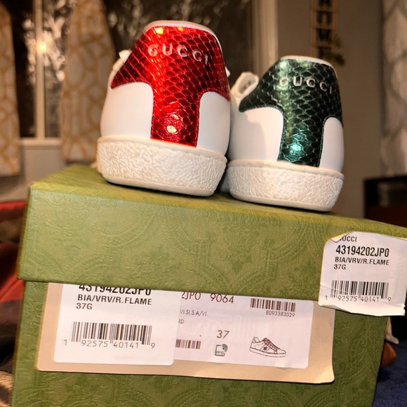 Gucci women shoes size 37 with the box and covers like new - Picture 1 of 5